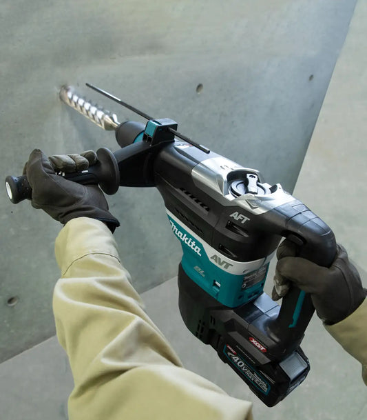 XGT MAKITA 40V – Aku čekić bušilica HR005GM202 XGT 40V SDS Max 8.0J Aku bušilice, odvijači i čekići