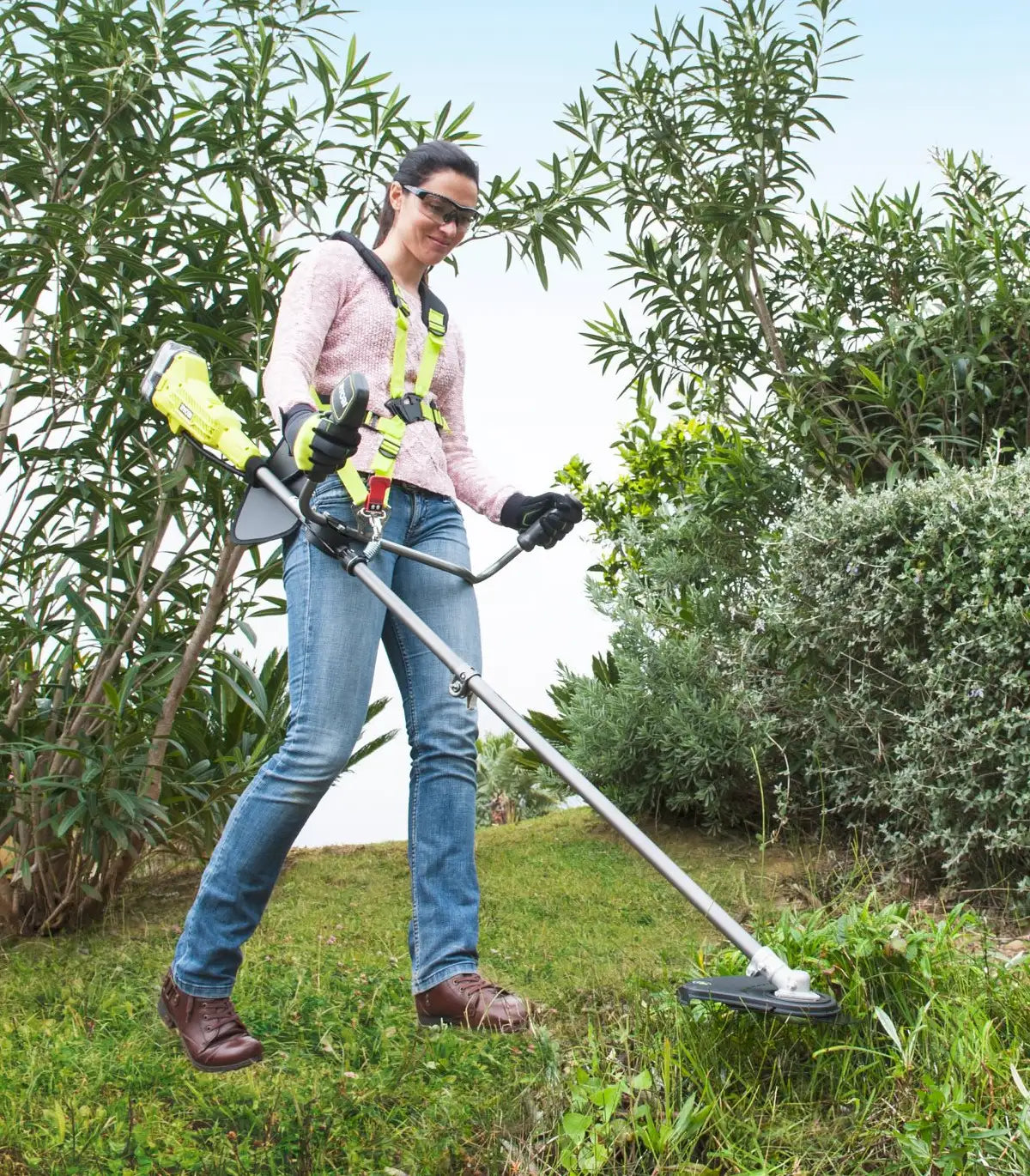 Ryobi – Akumulatorski trimer / kosa u setu sa baterijom 4.0 AH i brzim punjačem RBC18X20B4F by RYOBI Trimeri za travu