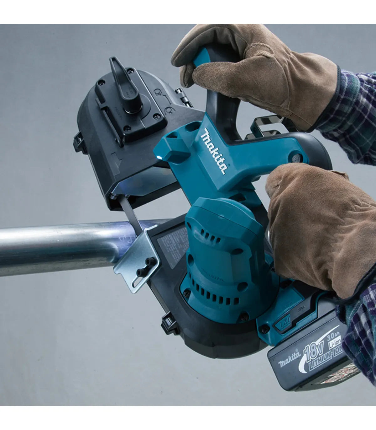 Makita – Akumulatorska tračna pila 18 V DPB181RFE, 2 × 3,0 Ah by Makita Akumulatorske tračne pile - detalj 2
