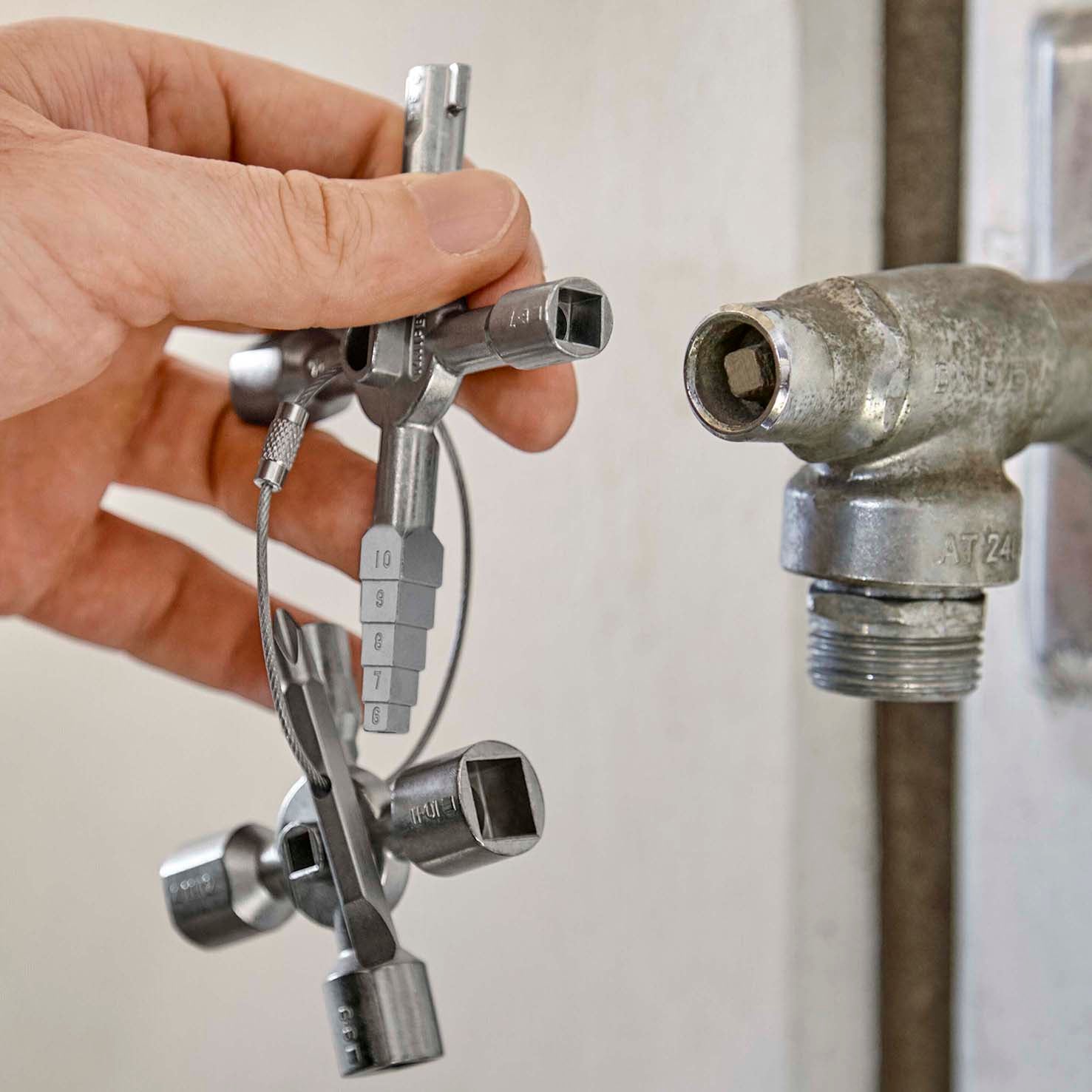 Knipex Ključ Kombinovani Za Ormare TwinKey – 00 11 01 by Knipex 00 11 01 Alati Za Električare - detalj 8