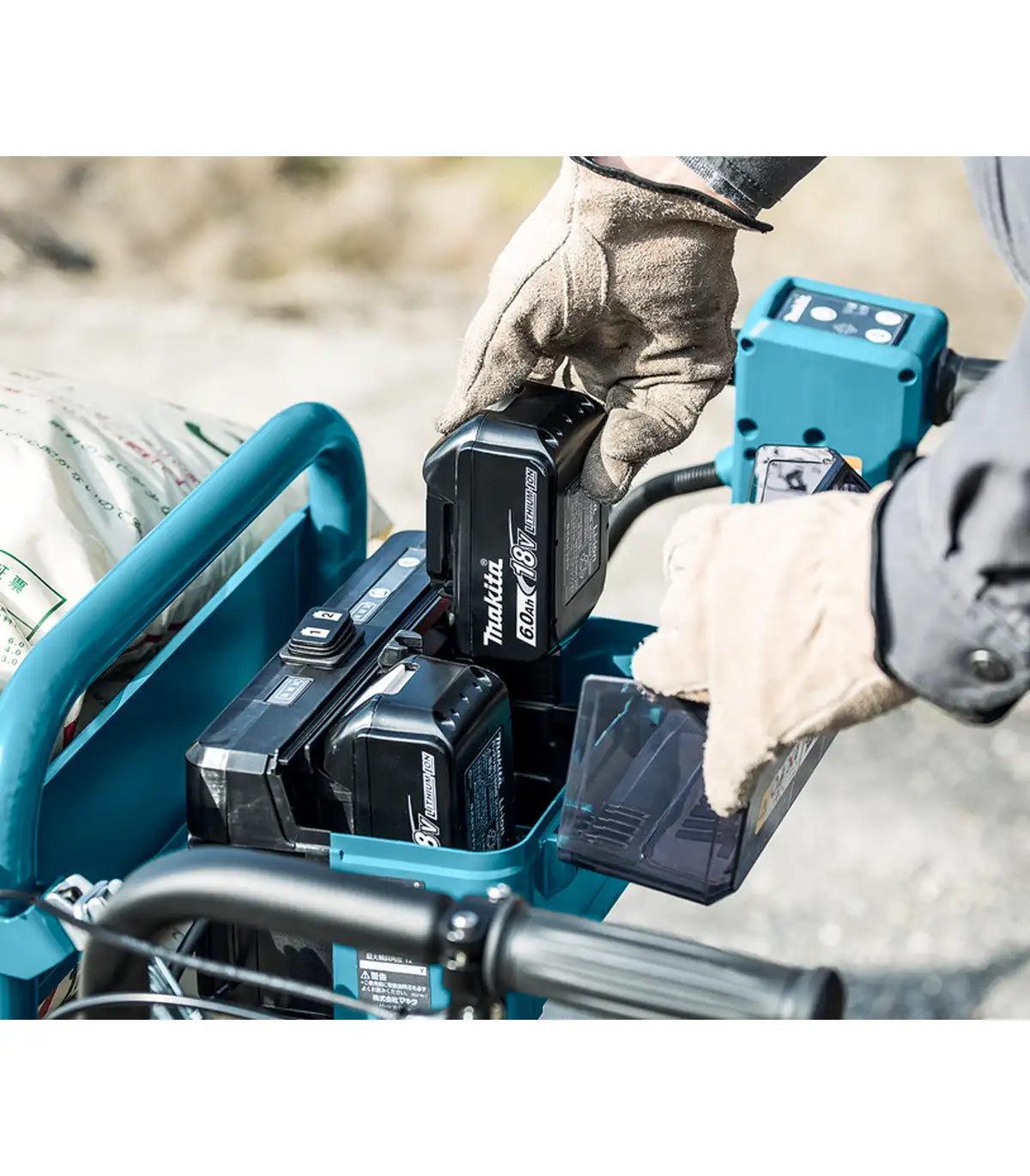 Makita – Akumulatorska ručna kolica DCU180Z by Makita Kolica za teret