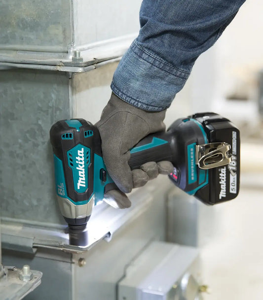 Makita – Akumulatorski udarni odvijač DTW181Z by Makita Aku bušilice, odvijači i čekići