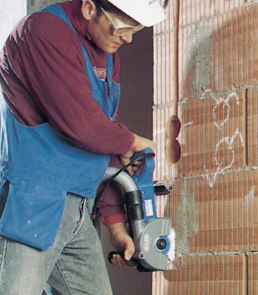 Makita – Rezač kanala SG150 by Makita Električne rezalice