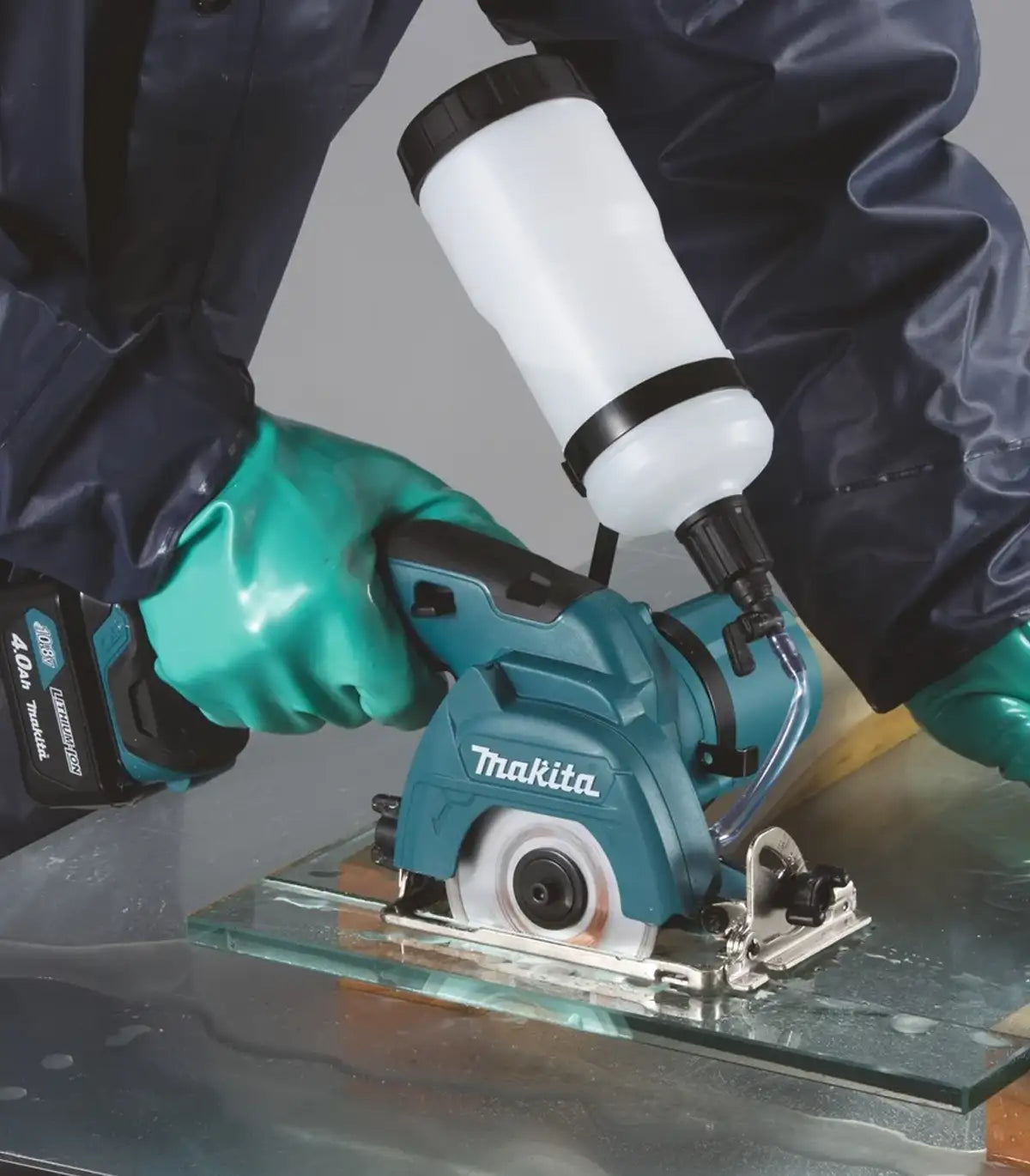 Makita – Akumulatorski rezač pločica i stakla CC301DZ by Makita Aku rezalice