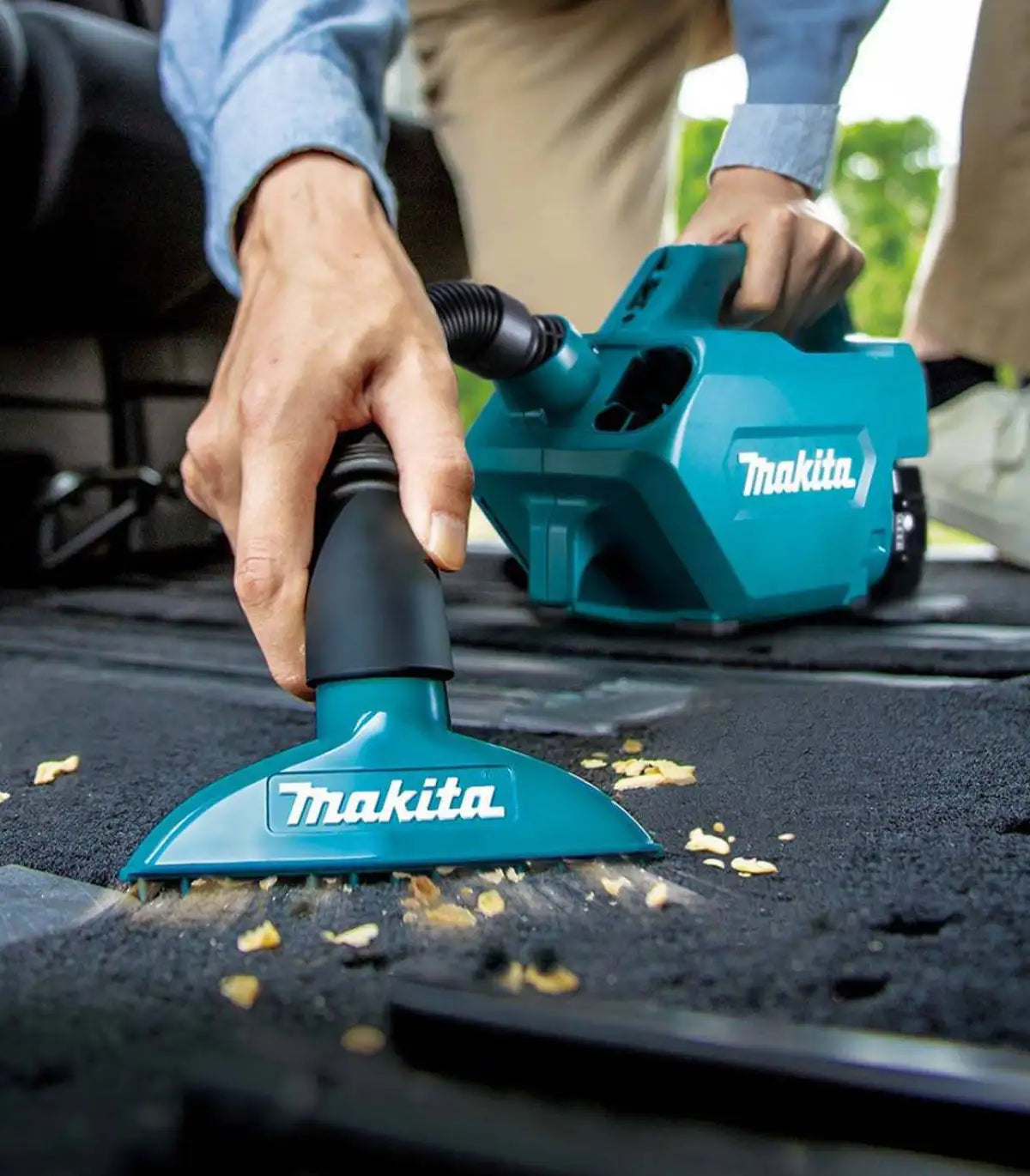 Makita – Akumulatorski usisavač DCL184Z by Makita Aku usisivači