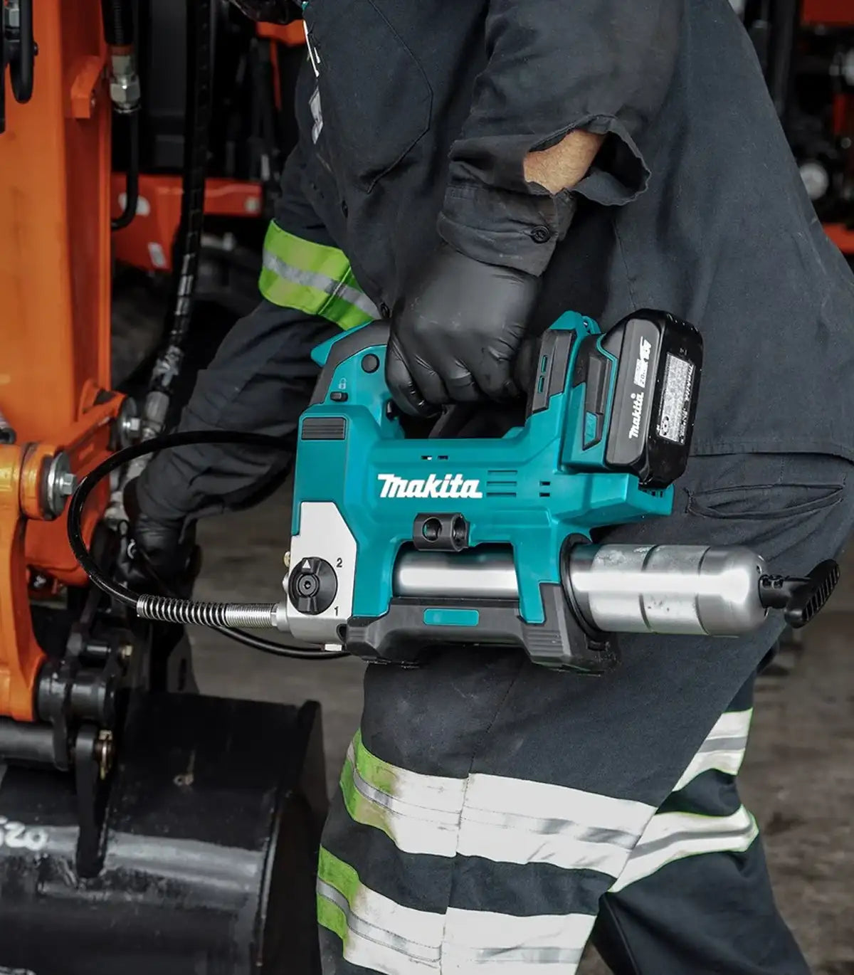 Makita – Akumulatorski pištolj za mast / Akumulatorska mazalica DGP180Z 18 V LXT SOLO by Makita Aku razni alati