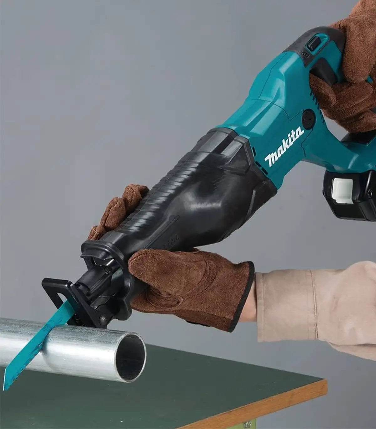 Makita – Akumulatorska recipročna pila / lisičji rep DJR186Z by Makita Aku recipročne pile