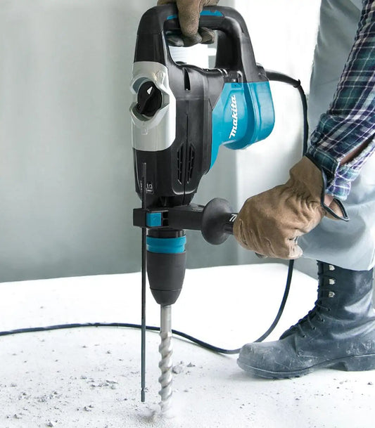 Makita – Bušilica-čekić 1510 W HR5202C by Makita Električne bušilice i čekići