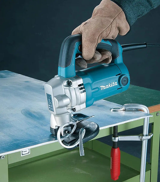 Makita – Škare za lim JS3201J by Makita Električne makaze za lim