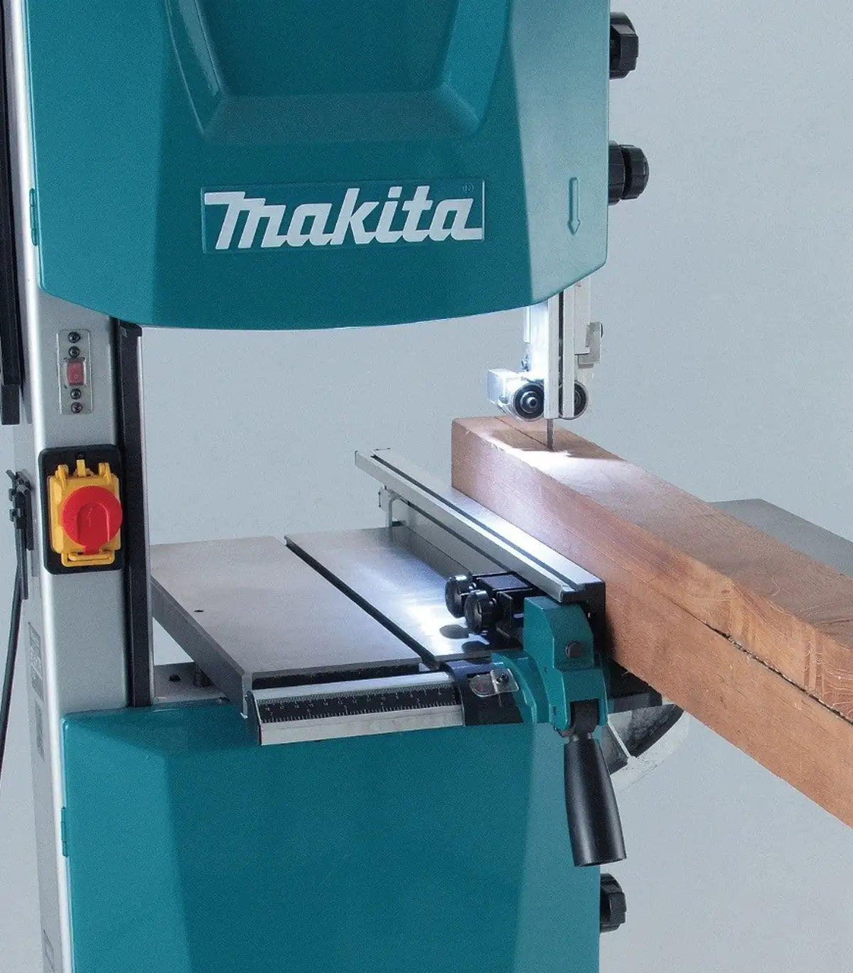 Makita – Tračna pila LB1200F by Makita Električne potezne pile i cirkulari