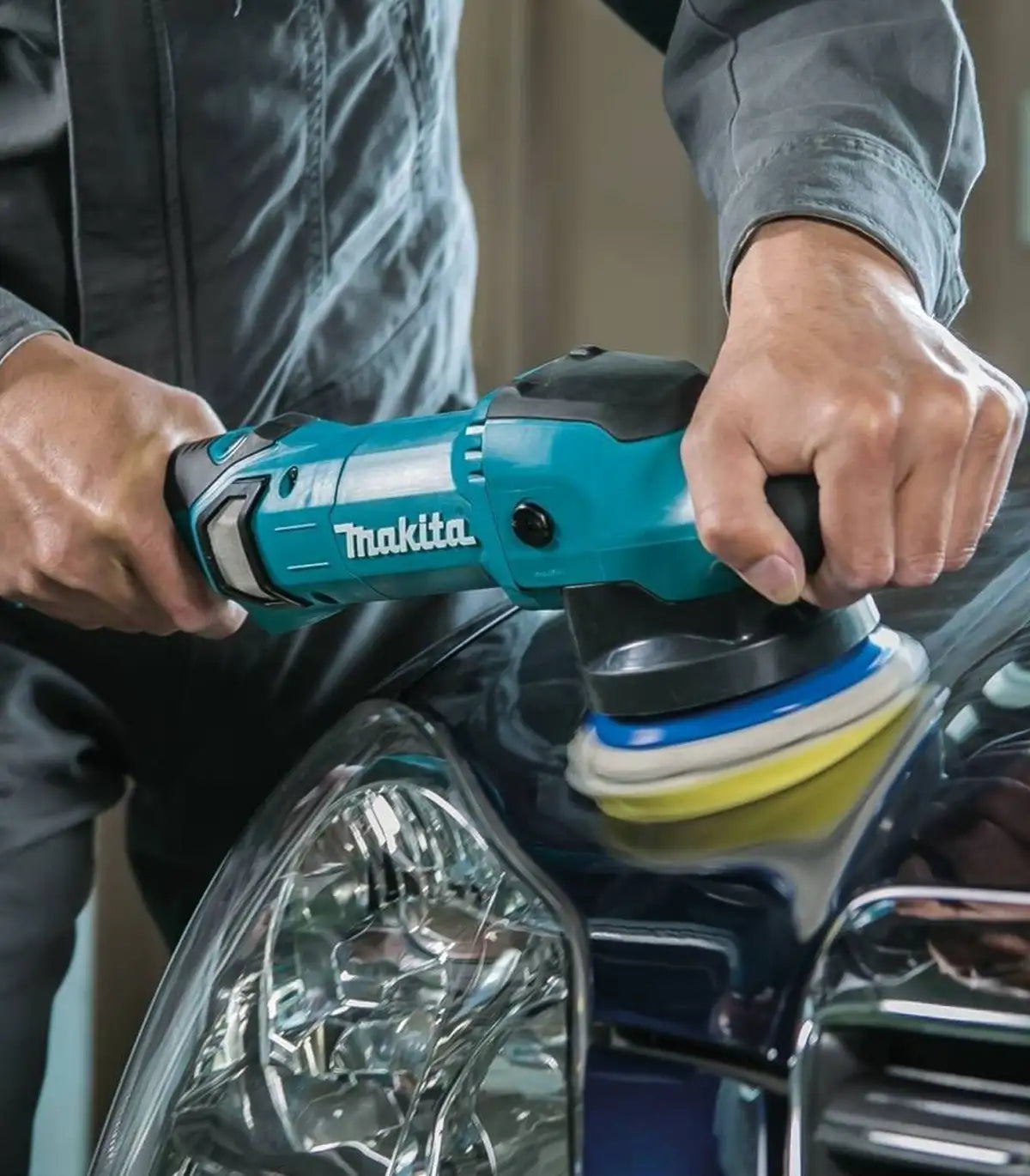 Makita – Ekscentar brusilica za poliranje / polirka PO6000C by Makita Električne polirke