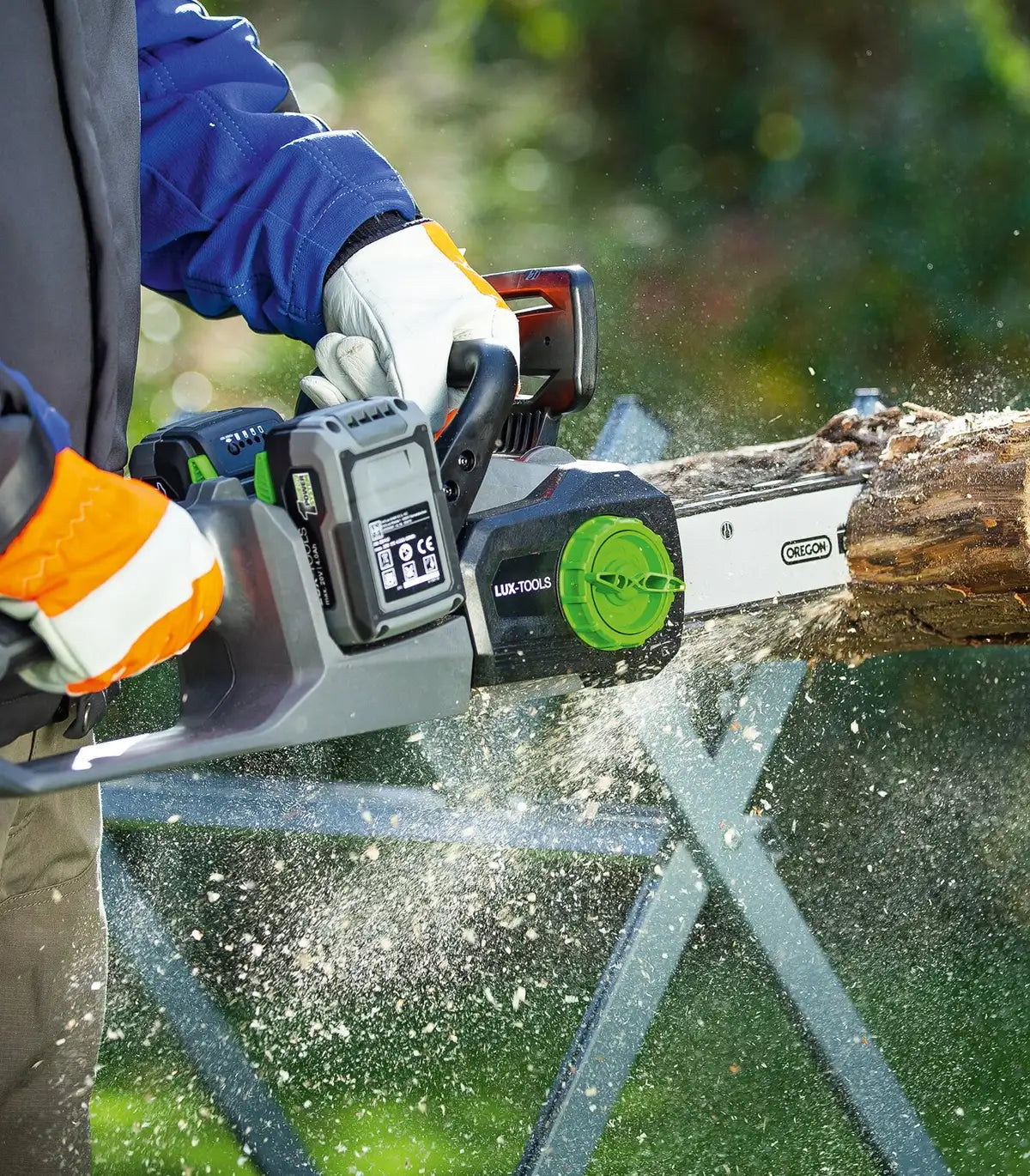 Lux Tools – Akumulatorska lančana pila 1 PowerSystem 2 x 20 V by Lux tools Lančane pile za drvo (motorke)
