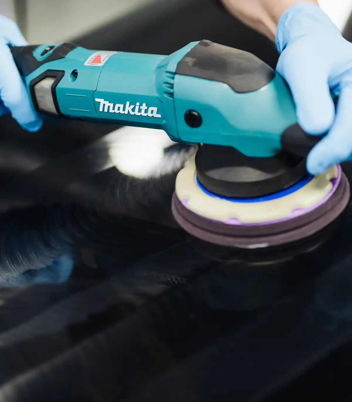 Makita – Ekscentar brusilica za poliranje / polirka PO6000C by Makita Električne polirke