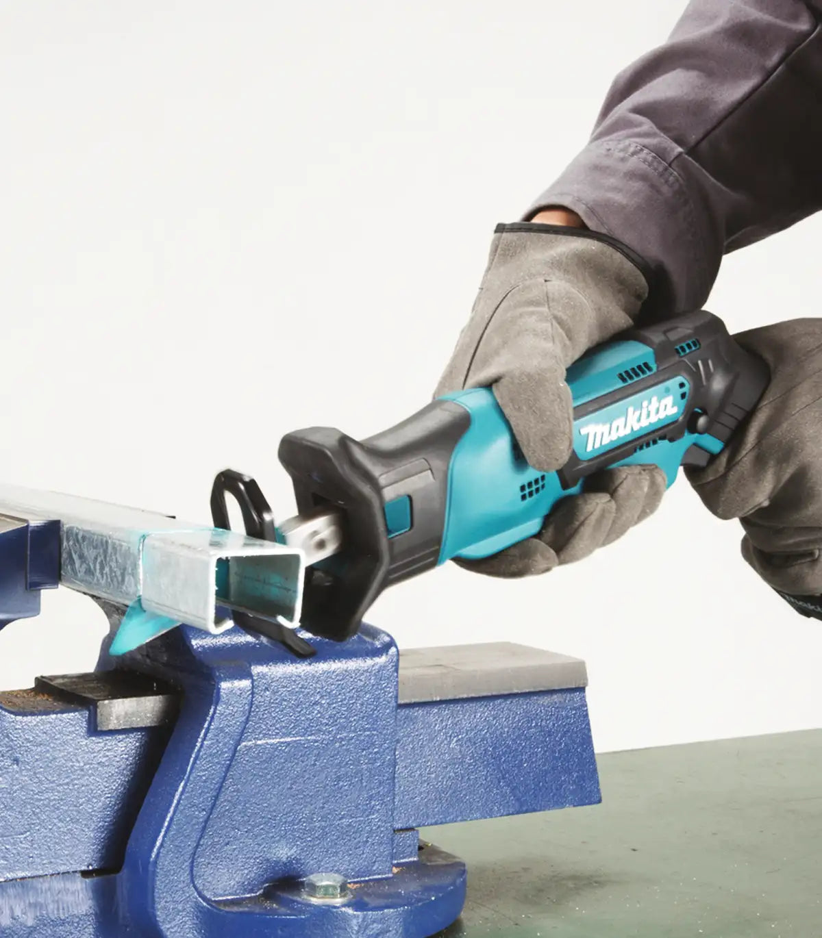 Makita – Akumulatorska recipročna pila / lisičji rep JR105DZ by Makita Aku recipročne pile