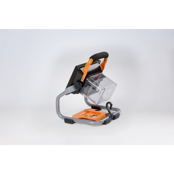 Fuse akumulatorski reflektor Villager VLN 9320 - Fuse reflektori - SKU 066253