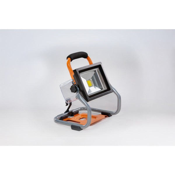 Fuse akumulatorski reflektor Villager VLN 9320 - Fuse reflektori - SKU 066253