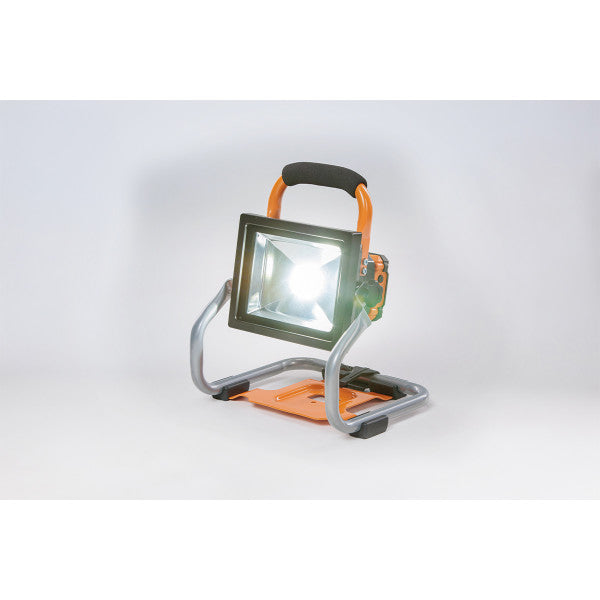Fuse akumulatorski reflektor Villager VLN 9320 - Fuse reflektori - SKU 066253