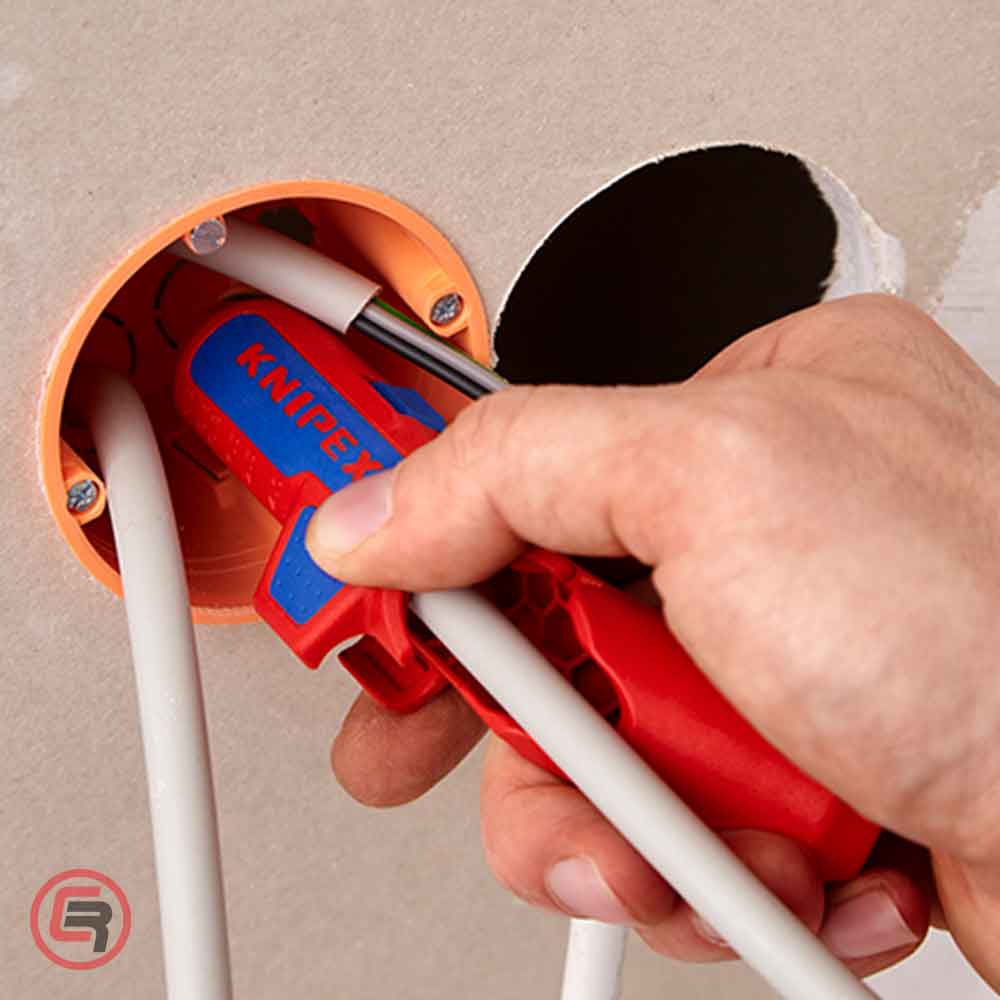Knipex Skidač Izolacije Univerzalni ErgoStrip fi 8-13 mm Za Dešnjake – 16 95 01 SB by Knipex 16 95 01 SB Alati Za