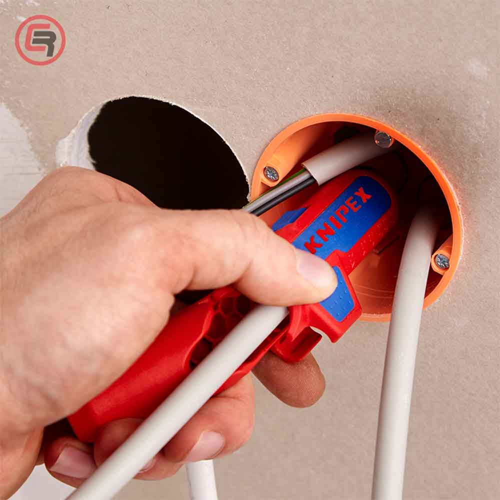 Knipex Skidač Izolacije Univerzalni ErgoStrip fi 8-13 mm Za Ljevake – 16 95 02 SB by Knipex 16 95 02 SB Alat Za