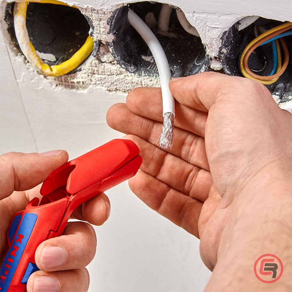 Knipex Skidač Izolacije Univerzalni ErgoStrip fi 8-13 mm Za Ljevake – 16 95 02 SB by Knipex 16 95 02 SB Alat Za