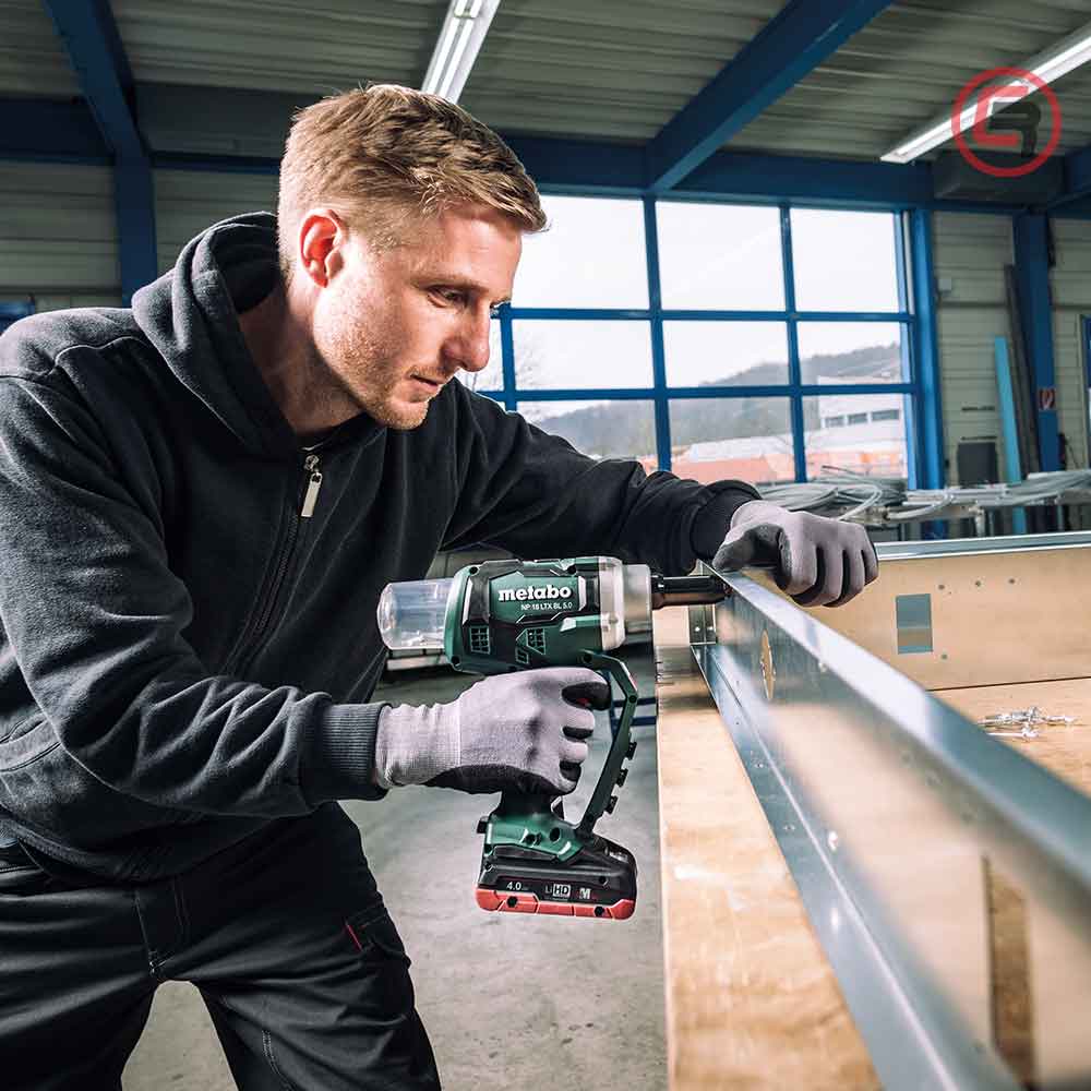 Metabo Kliješta Aku Za Blok Zakovice NP 18 LTX BL 5.0 (bez baterije i punjača)+ metaBOX 145 L – 619002840 by Metabo
