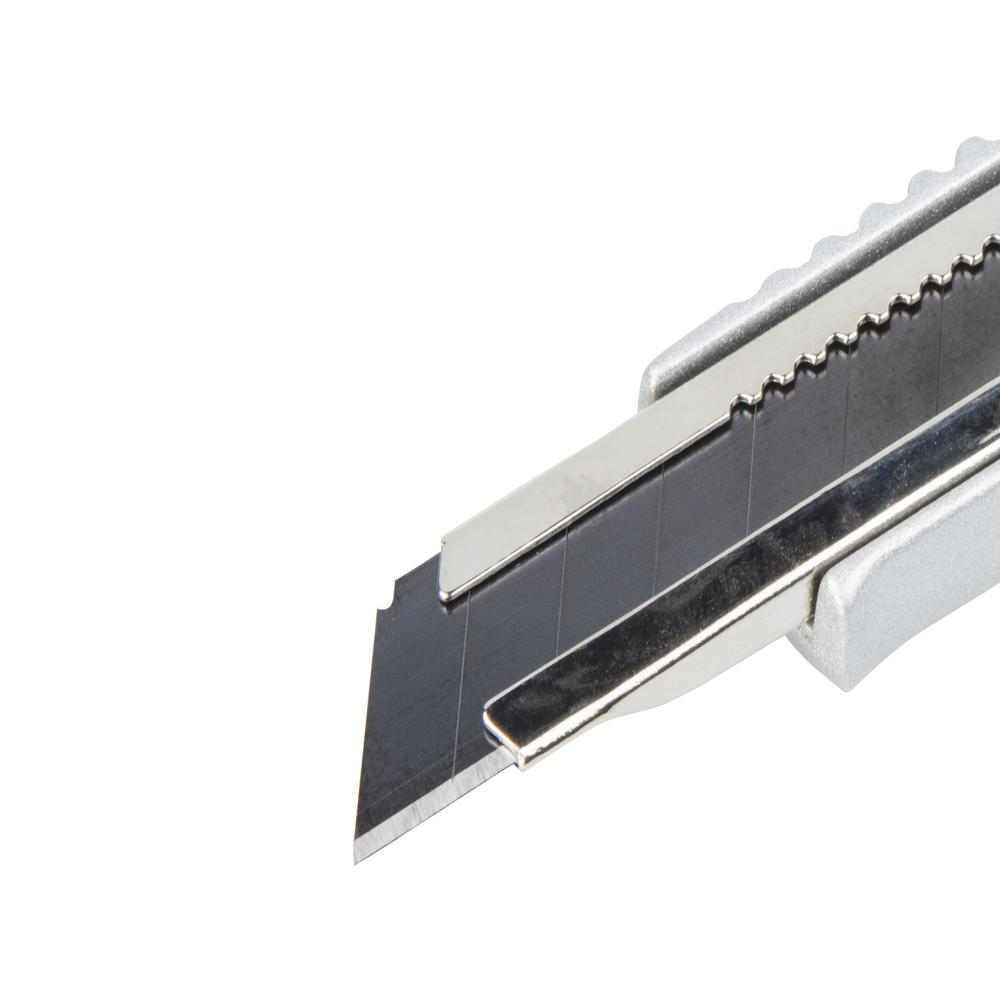Wolfcraft Skalper Metalno Kučište 18 mm Sa Crnom Oštricom Profi-Sharp – 4306000 by Wolfcraft 4306000 Ručni Rezni Alat i