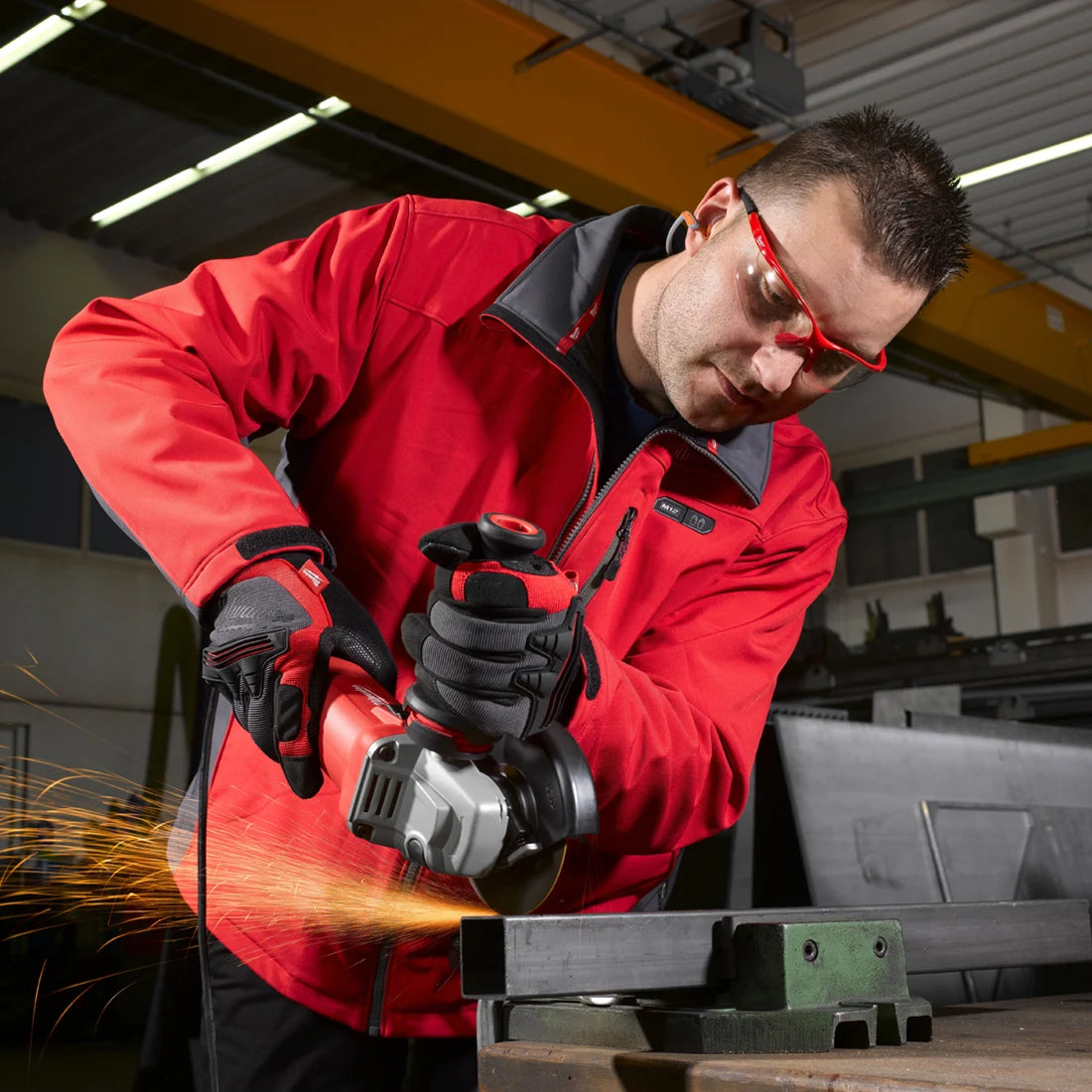 Milwaukee električna brusilica AGV 10-125 EK 1000W Bušilice i odvijači, Mašine i uređaji, Svi proizvodi