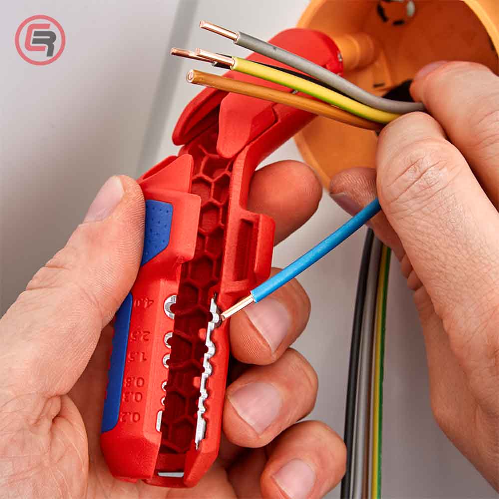Knipex Skidač Izolacije Univerzalni ErgoStrip fi 8-13 mm Za Dešnjake – 16 95 01 SB by Knipex 16 95 01 SB Alati Za