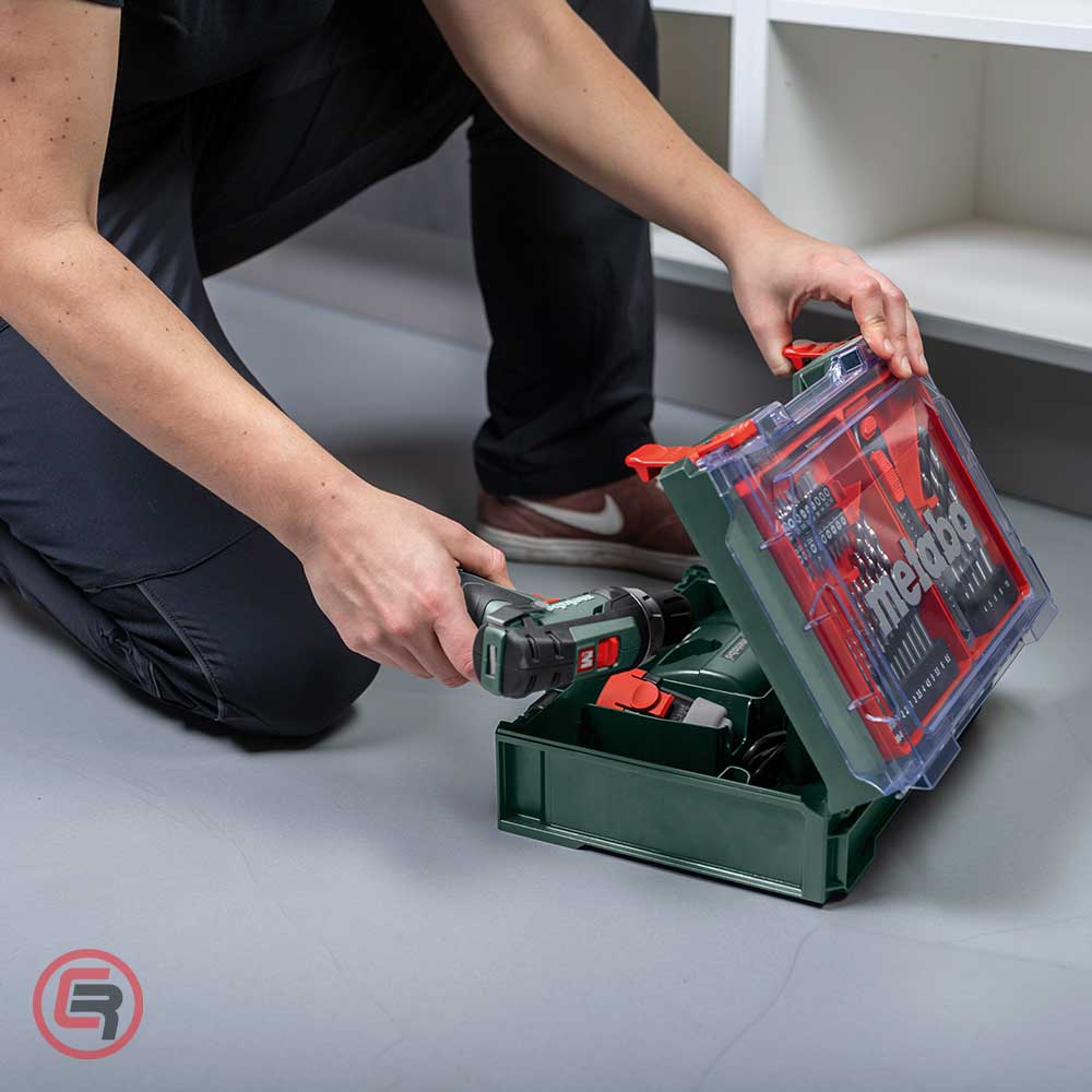 Metabo Bušilica-Odvijač Aku PowerMaxx BS Basic Set 12V 2xAKU (2,0Ah) LC 24 Mobile WorkShop – 600080710 by Metabo 600080710