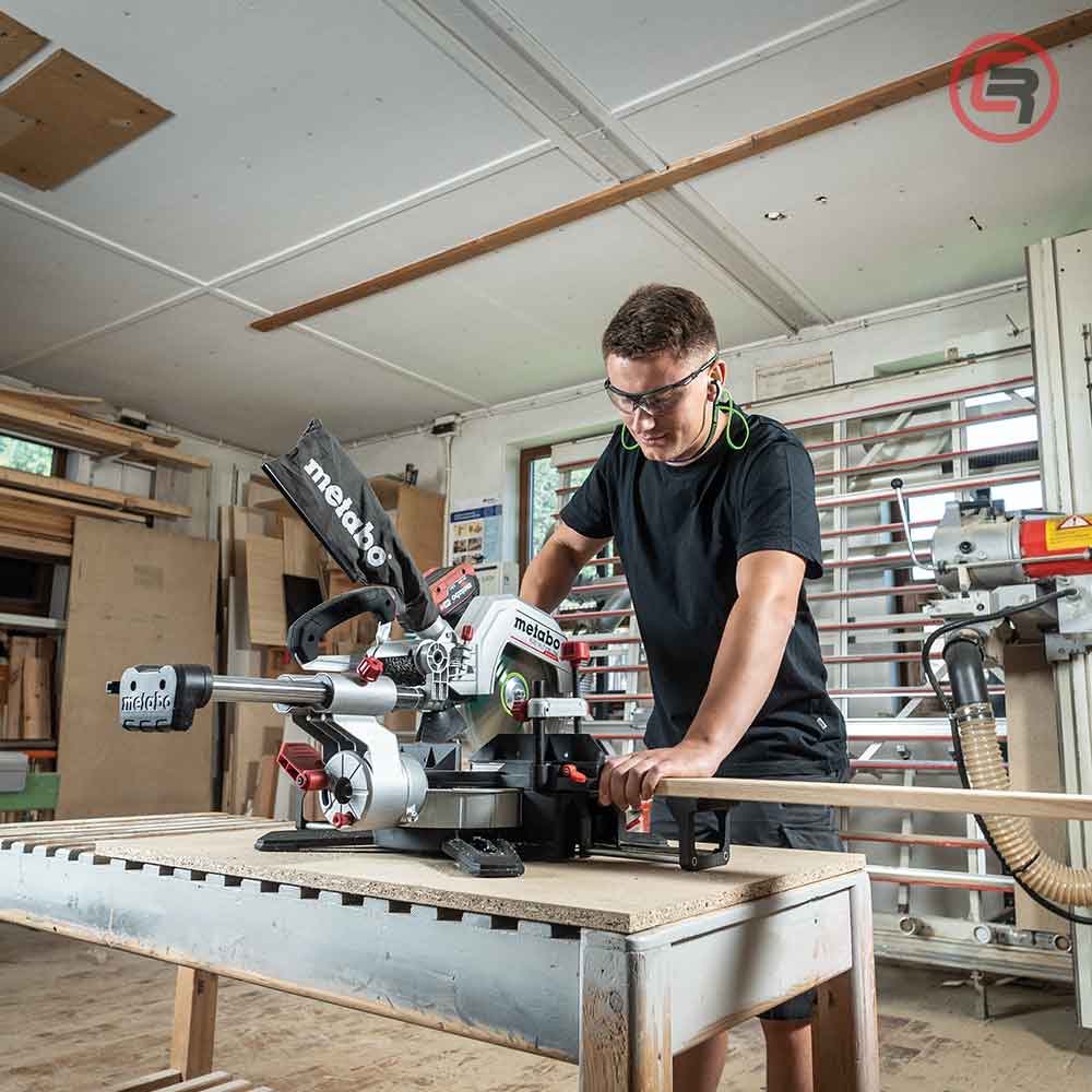 Metabo Pila Kružna Aku KGS 18 LTX BL 254 / 18 V Za Kutno Rezanje Potezna 254 mm (bez baterija i punjača) – 614254850 by