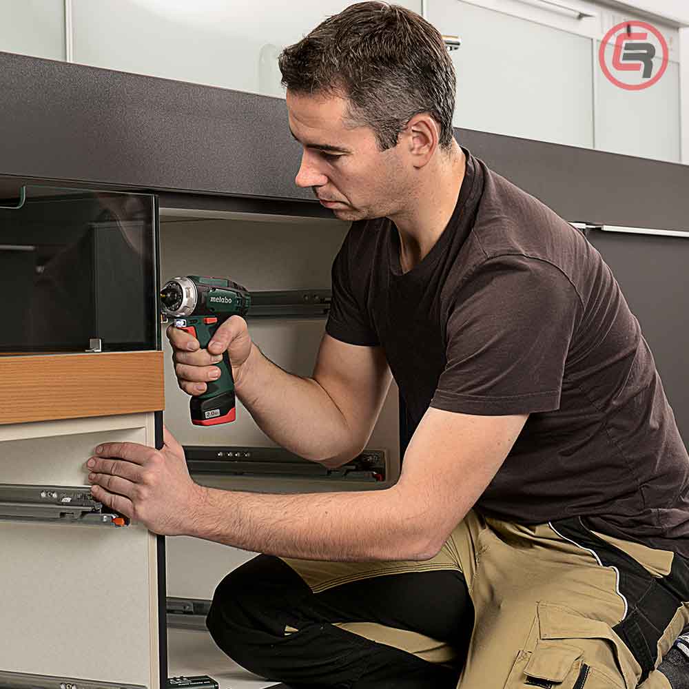 Metabo Bušilica-Odvijač Aku PowerMaxx BS Basic 12V 2xAKU (2,0Ah) LC 24 + Kofer – 600984500 by Metabo 600984500 Aku Bušilice