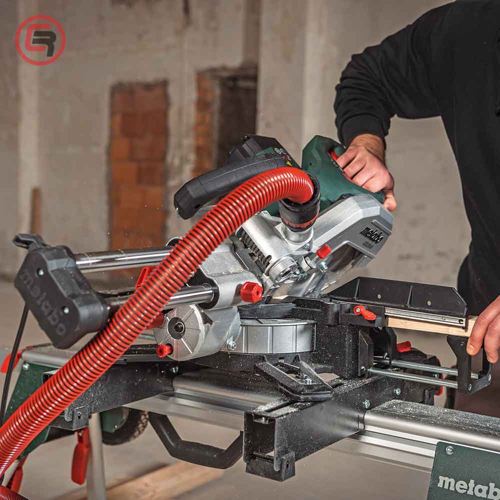 Metabo Pila Kružna KGS 254 M Za Kutno Rezanje Potezna 254 mm / 1,8 kW Sa Dva Lista Pile – 613254900 by Metabo 613254900