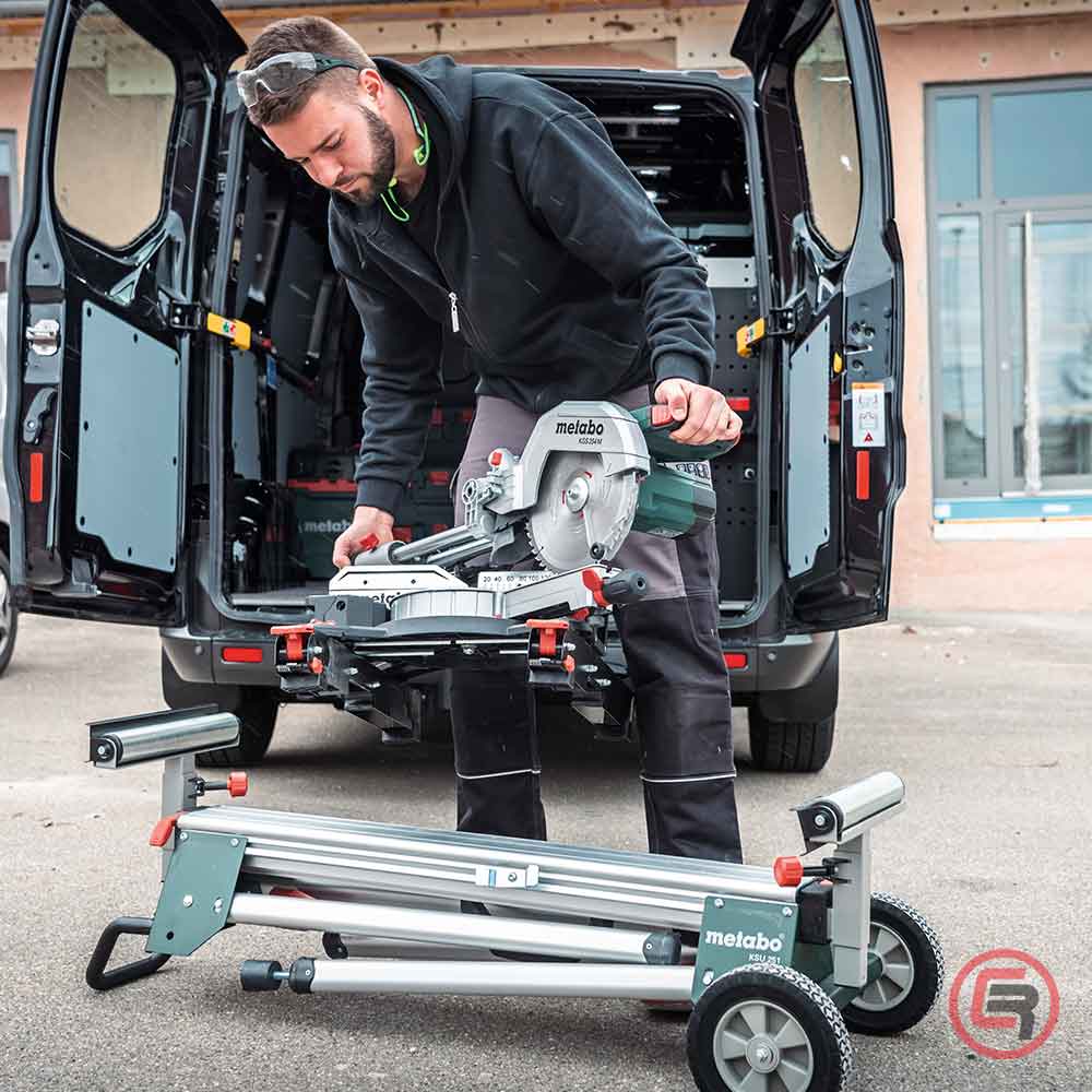 Metabo Pila Kružna KGS 254 M Za Kutno Rezanje Potezna 254 mm / 1,8 kW Sa Dva Lista Pile – 613254900 by Metabo 613254900