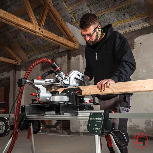 Metabo Pila Kružna KGS 216 M Za Kutno Rezanje Potezna 216 mm / 1,5 kW – 613216000 by Metabo 613216000 Potezne Pile, Tračne