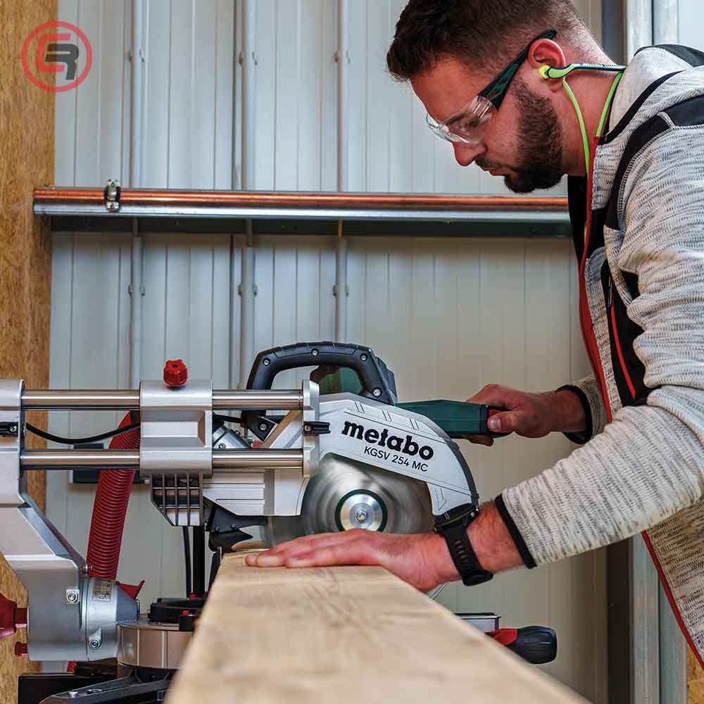 Metabo Pila Kružna KGSV 254 MC Za Kutno Rezanje Potezna 254 mm / 1,8 kW – 615254000 by Metabo 615254000 Potezne Pile