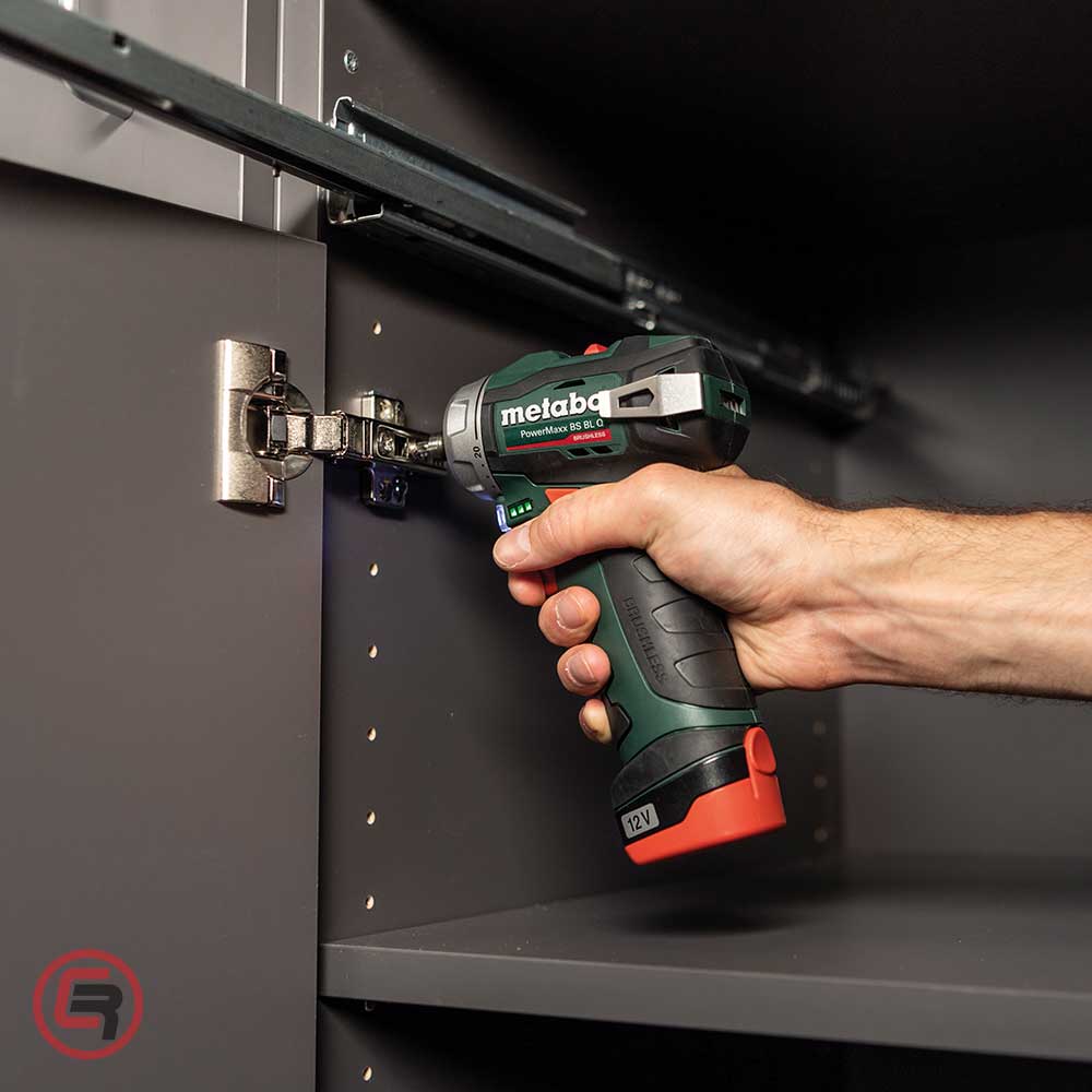 Metabo Bušilica-Odvijač Aku PowerMaxx BS BL Q 12V 2xAKU (2,0Ah) LC 24 + Kofer – 601749500 by Metabo 601749500 Aku Bušilice