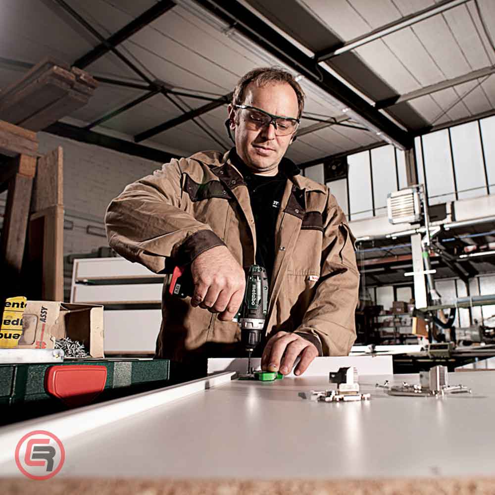 Metabo Bušilica-Odvijač Aku PowerMaxx BS Basic 12V 2xAKU (2,0Ah) LC 24 + Kofer – 600984500 by Metabo 600984500 Aku Bušilice